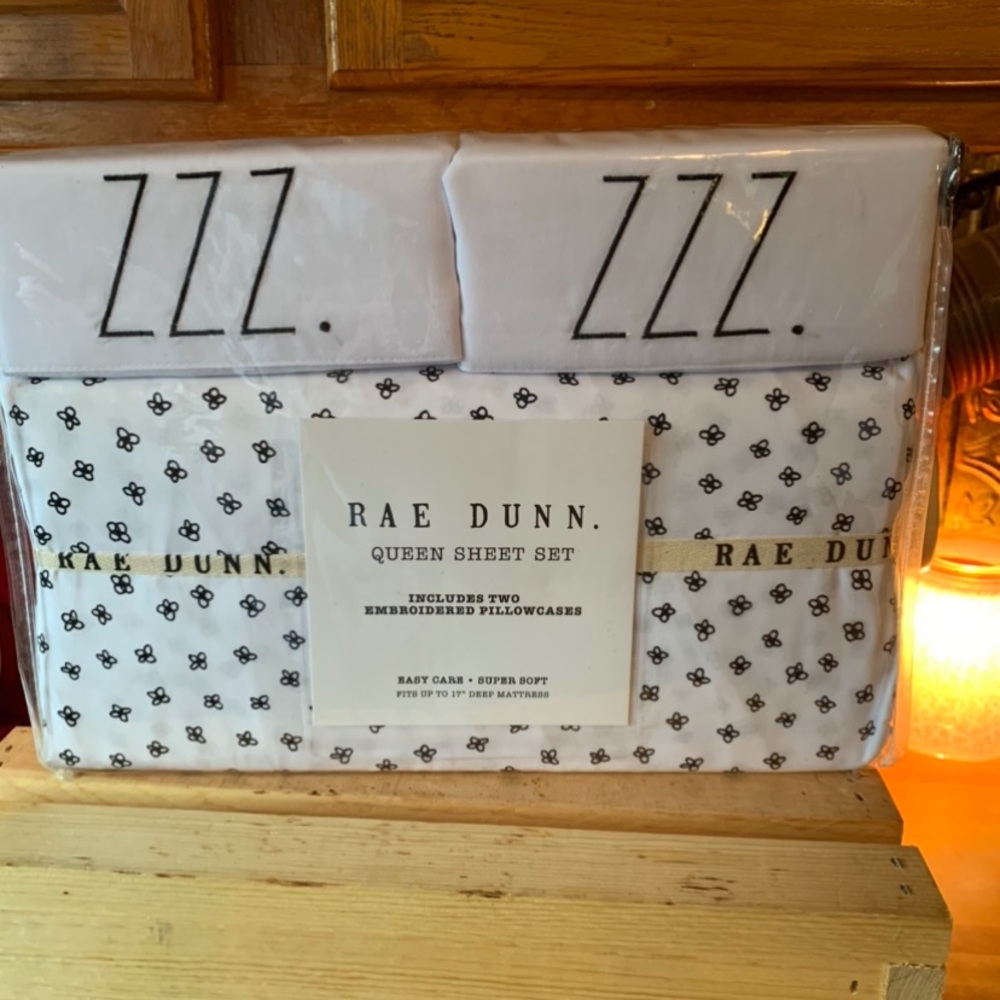 Rae Dunn Queen Sheet Set